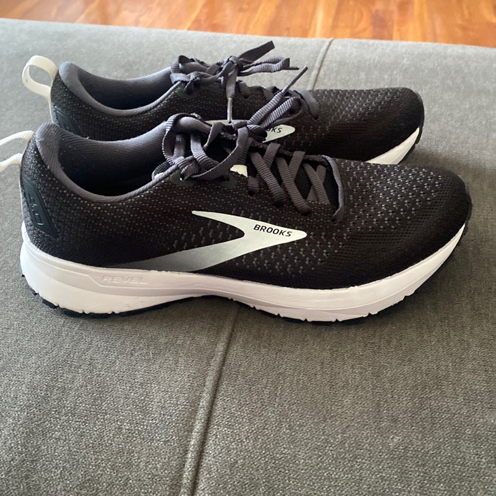 - Brooks Shoes - image 1